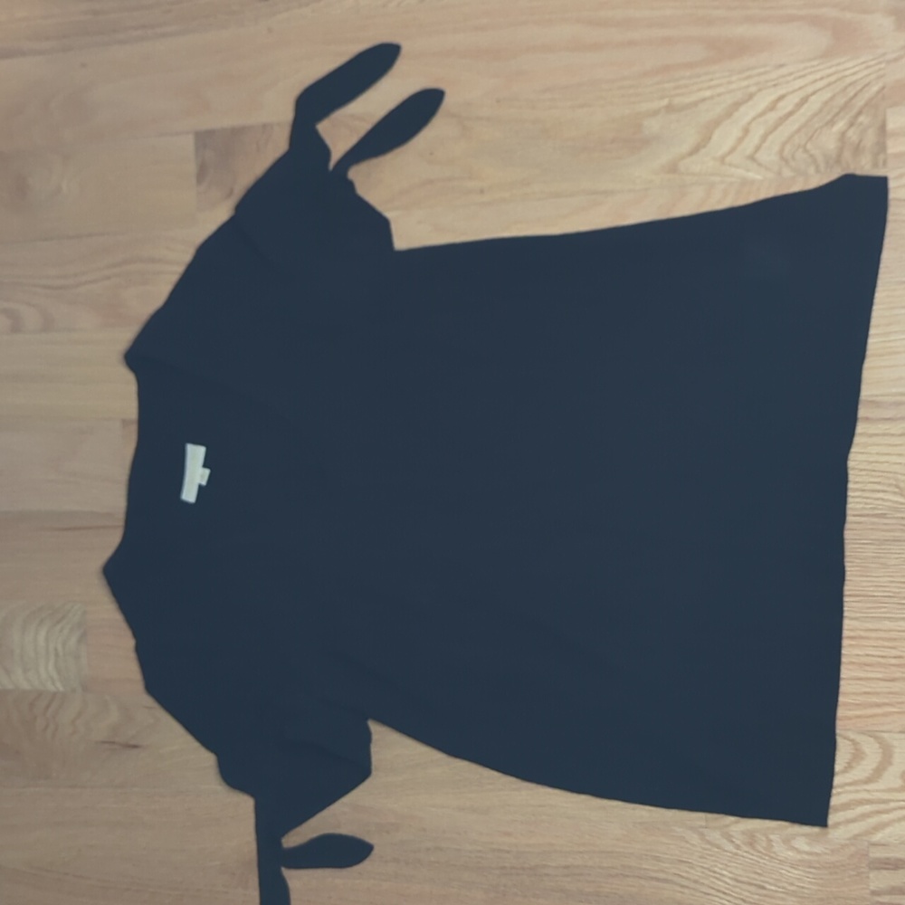 Modcloth black blouse with bow tie short sleeves in small